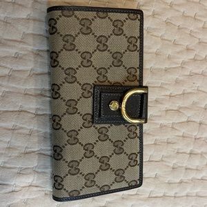 Gucci wallet